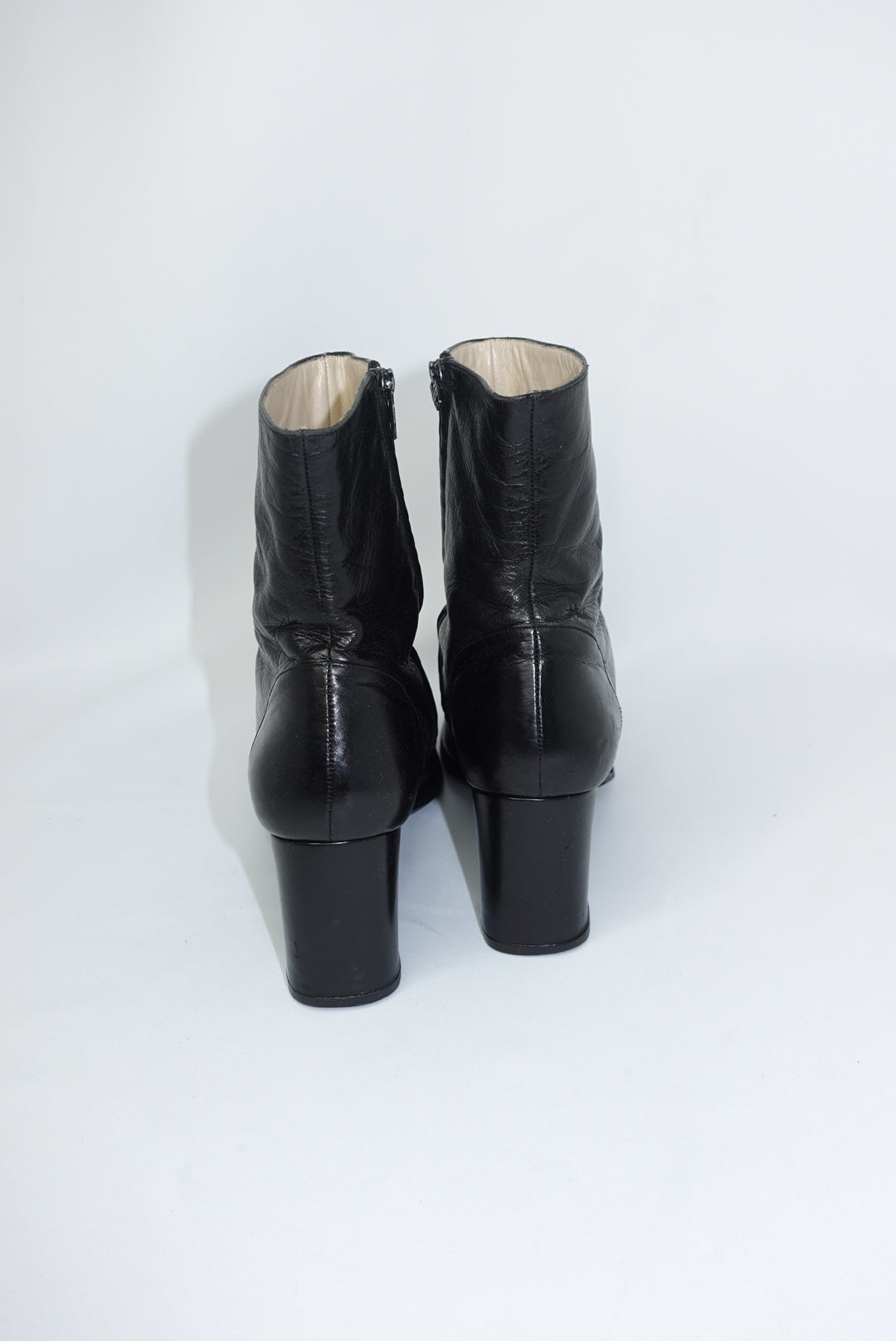Chanel Vintage Shoes - Black Leather Ankle Boots 38.5 CC logo