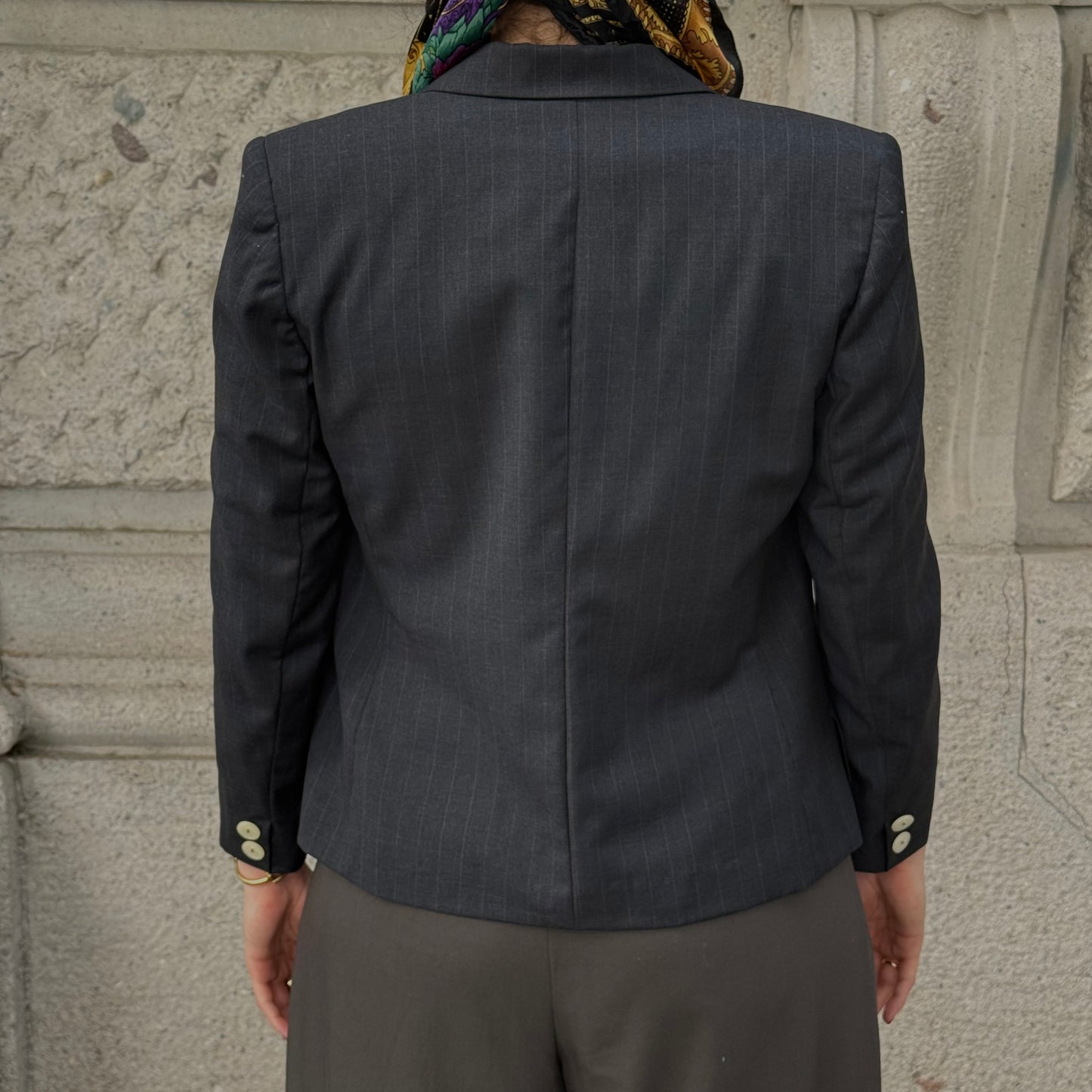 Completo pantaloni e gilet color carbone