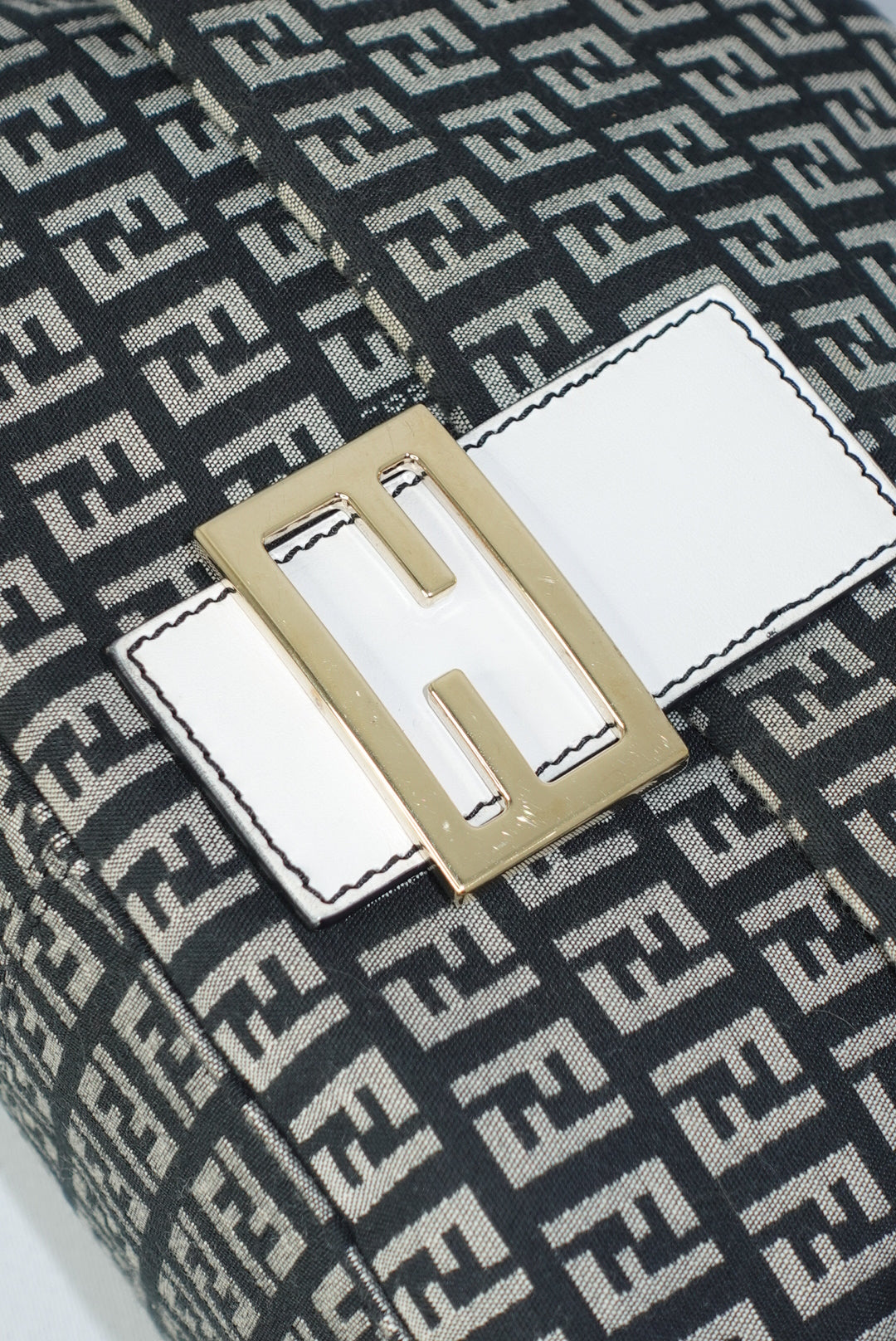 Fendi Mamma Baguette Zucchini B&W Canvas Monogram Vintage Bag