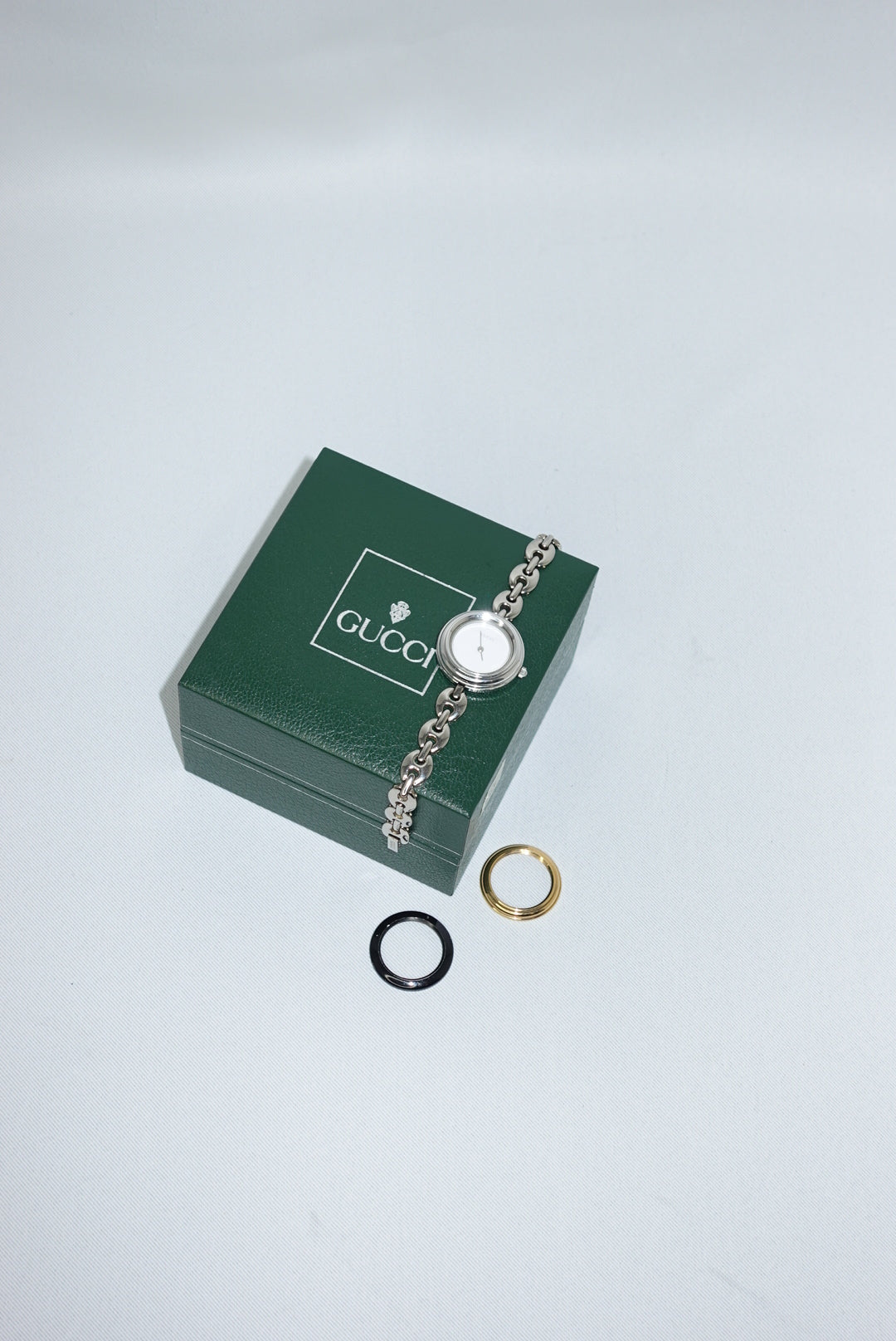 Gucci Bezel Silver Bracelet Vintage Round Watch