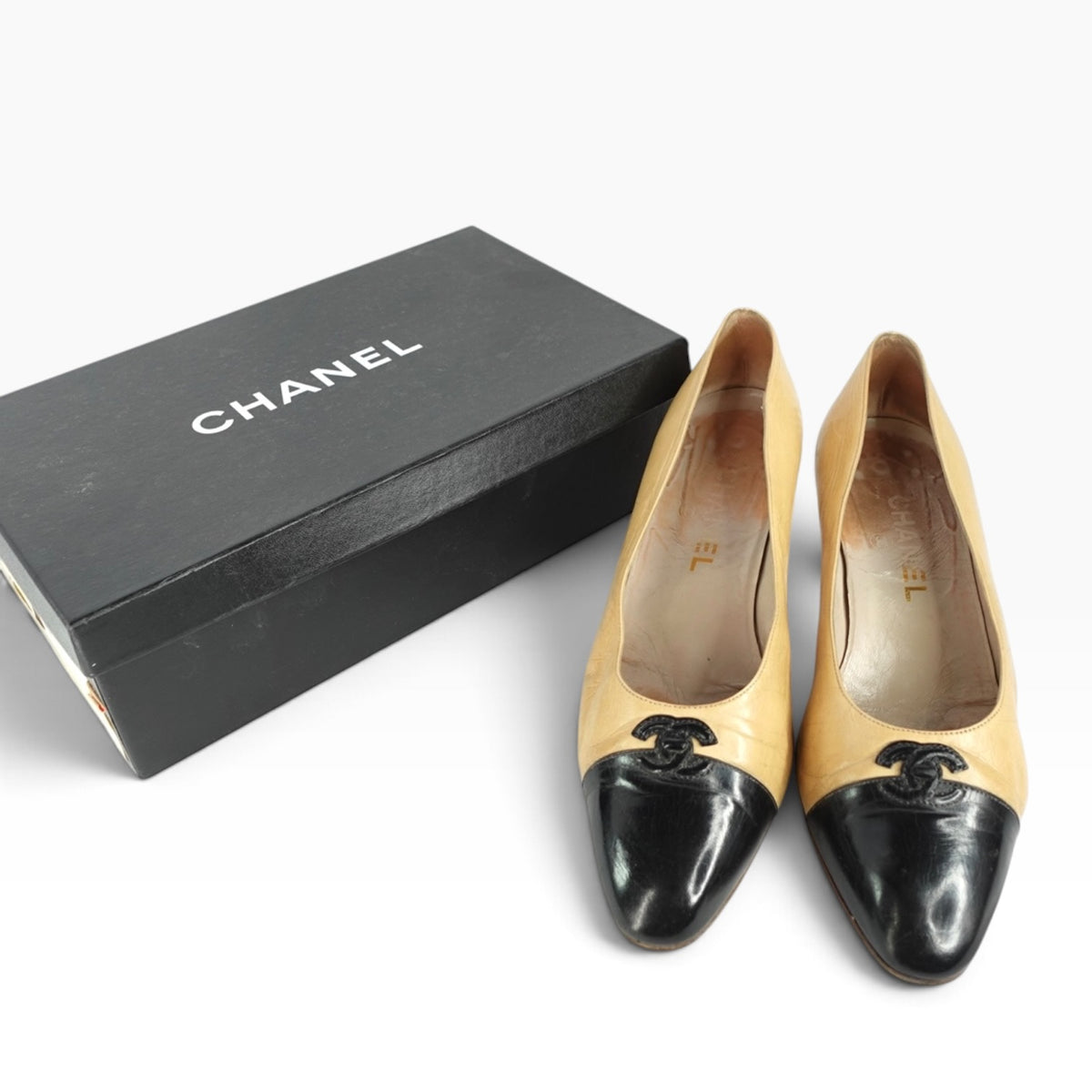 Chanel Black and Beige Ballerina Pumps 39