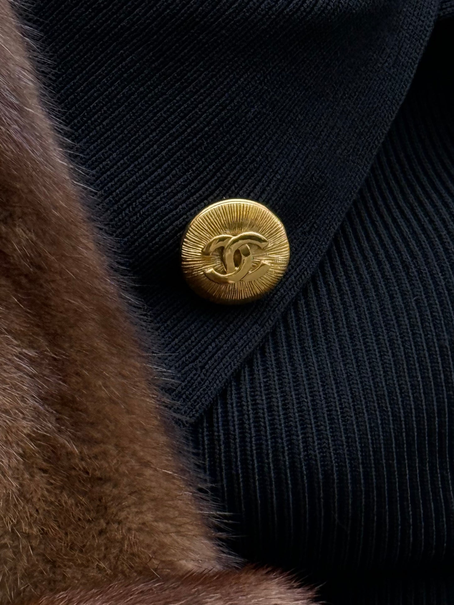 Chanel Vintage Round CC Logo Gold-Tone Brooch