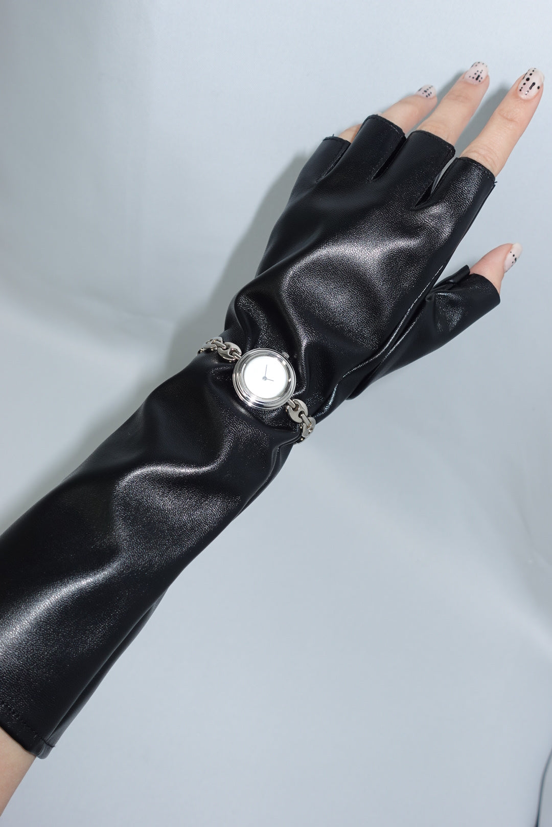 Gucci Bezel Silver Bracelet Vintage Round Watch