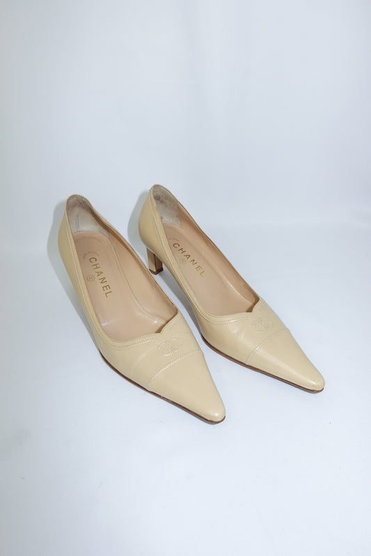 Chanel Vintage Shoes - Beige Pointed-Toe Kitten Heels