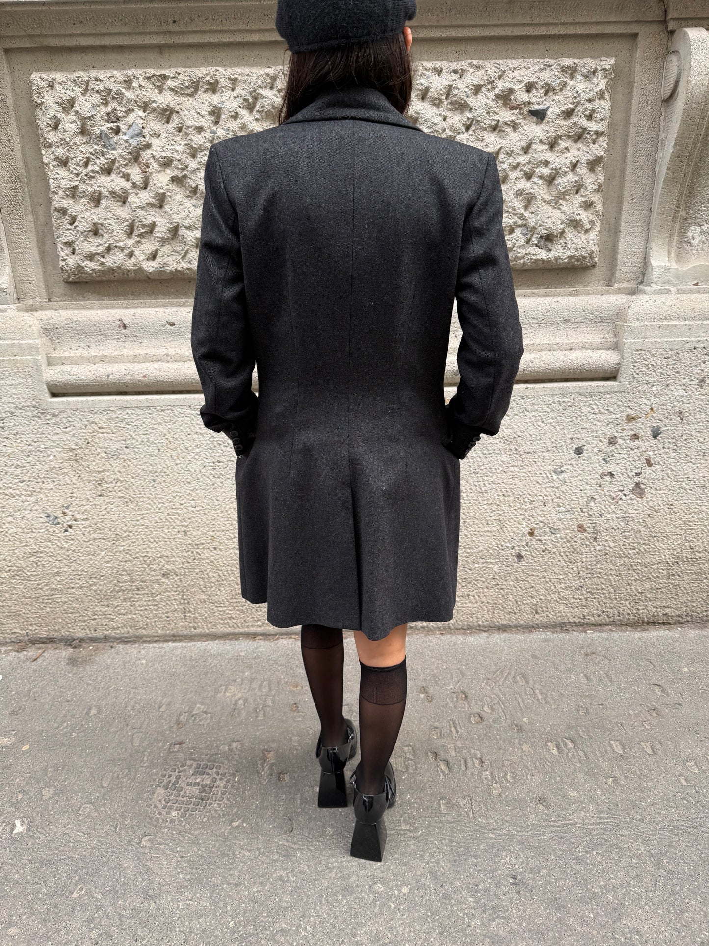 Completo blazer doppiopetto e gonna in lana grigio scuro vintage Dolce & Gabbana