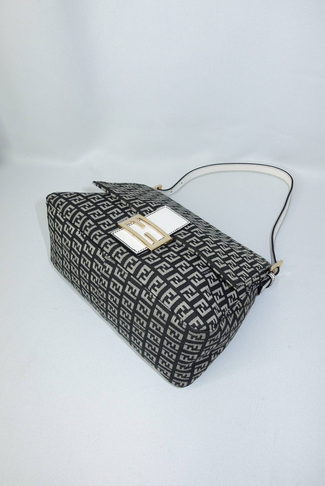 Authentic Fendi monogram canvas shoulder bag black white Zucchini pattern
