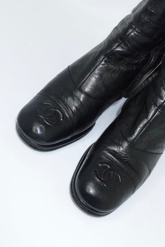 Chanel Vintage Shoes - Black Leather Ankle Boots 38.5 CC logo