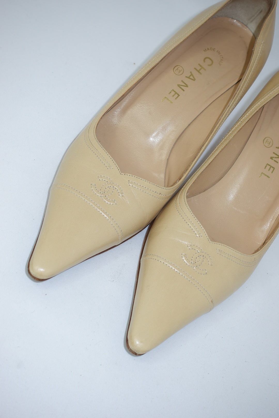 Chanel Vintage Shoes - Beige Pointed-Toe Kitten Heels