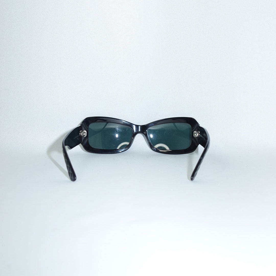 Occhiali da sole neri vintage Chanel Y2K