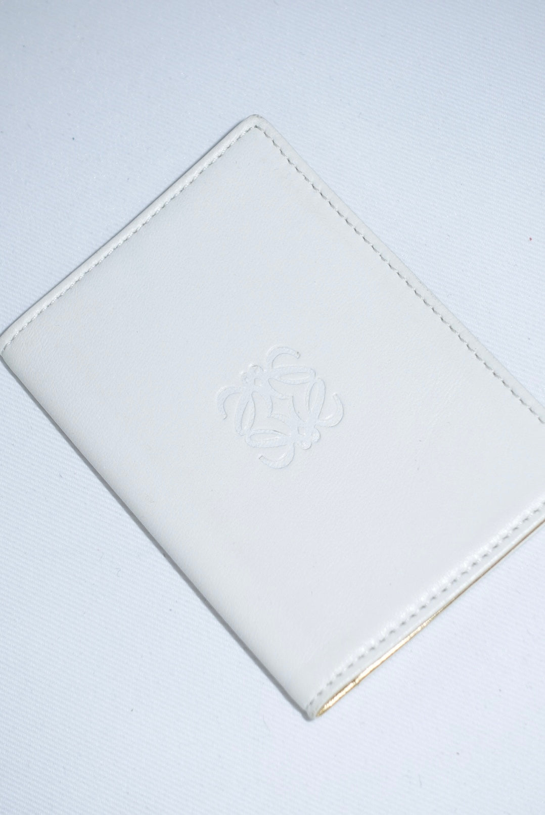 Loewe Vintage White CardHolder