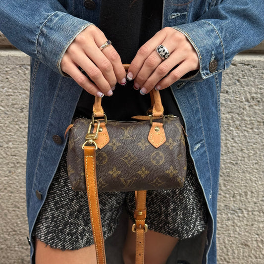 Louis Vuitton Nano Speedy Monogram con tracolla lunga