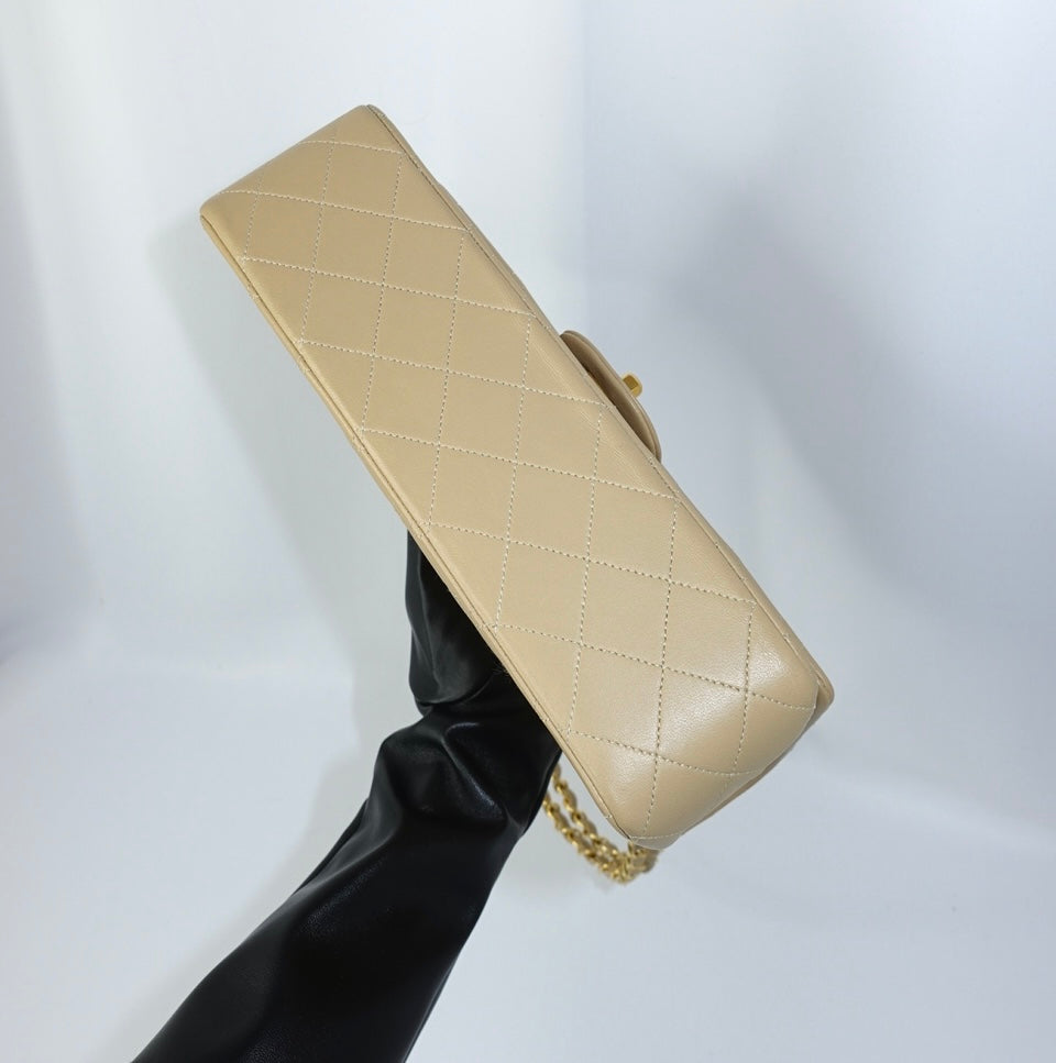 Chanel Timeless 25 Beige