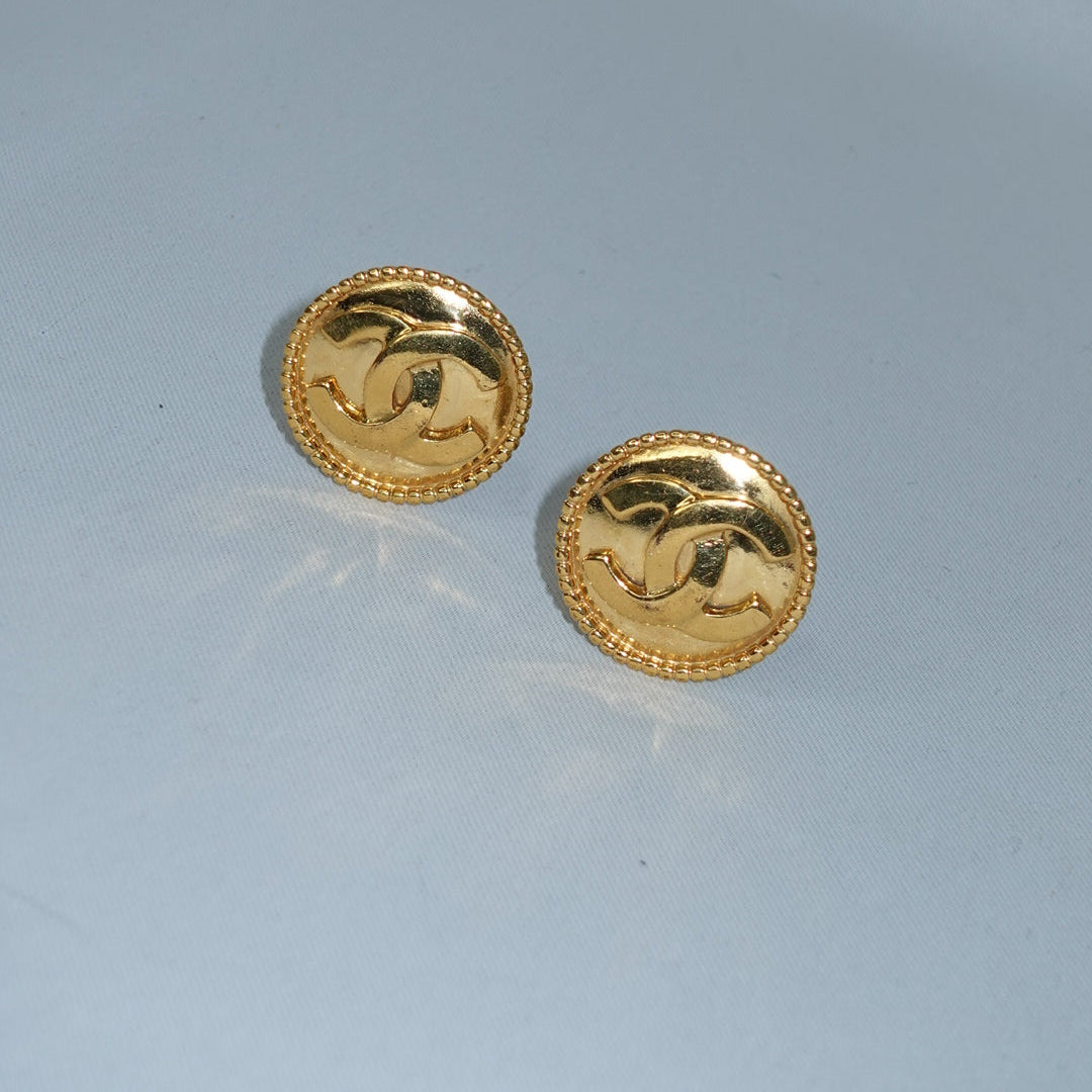 Chanel 24k Gold Plated Interlocking CC Logo Vintage Clip-On Earrings