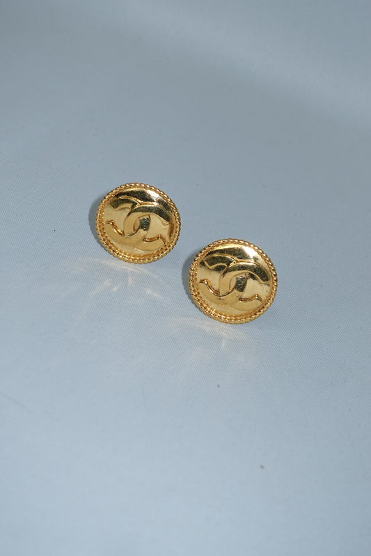 Chanel 24k Gold Plated Interlocking CC Logo Vintage Clip-On Earrings