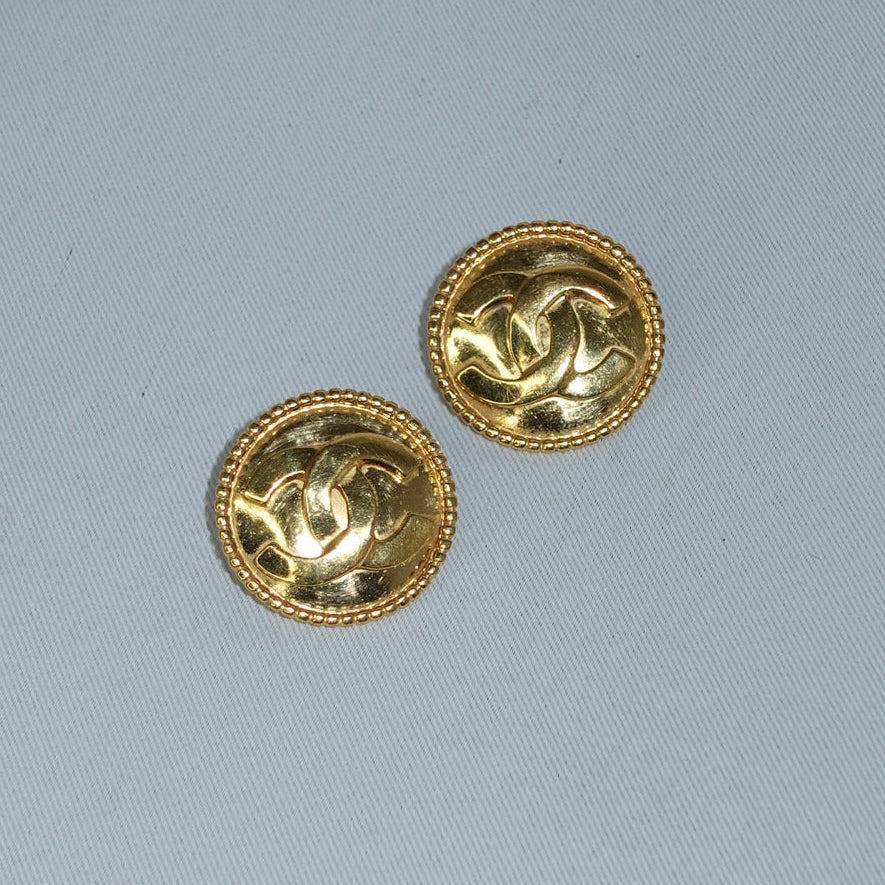 Chanel Vintage Gold CC Logo Clip Earrings – 24k Gold