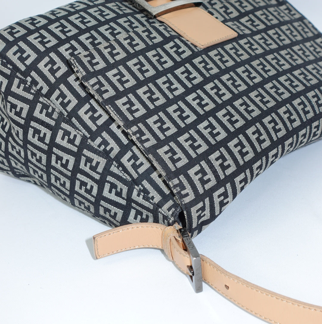 Fendi Mamma Black Baguette