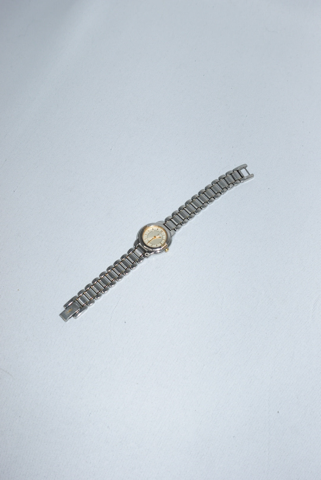 Orologio vintage Yves Saint Laurent color argento con quadrante piccolo