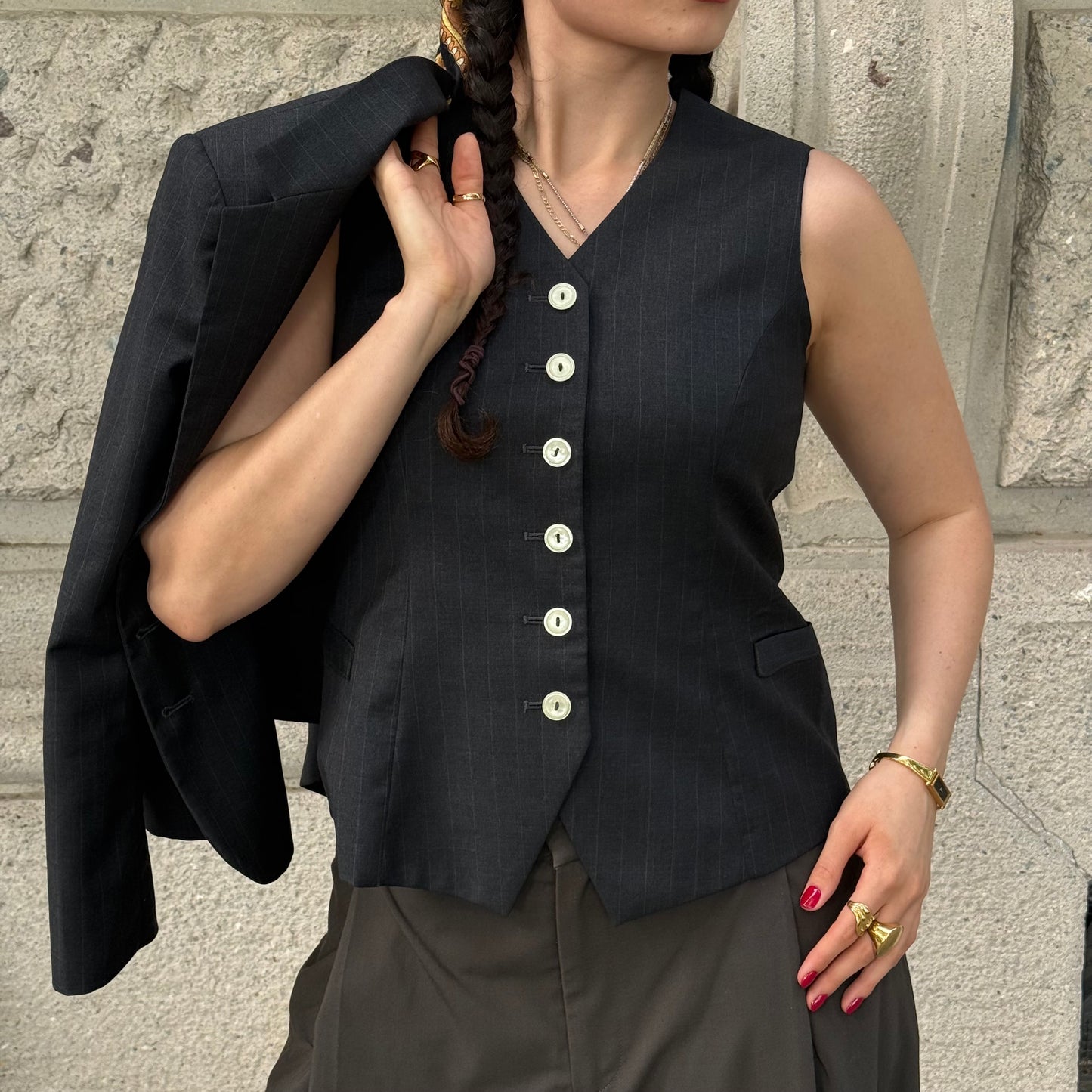 Completo pantaloni e gilet color carbone