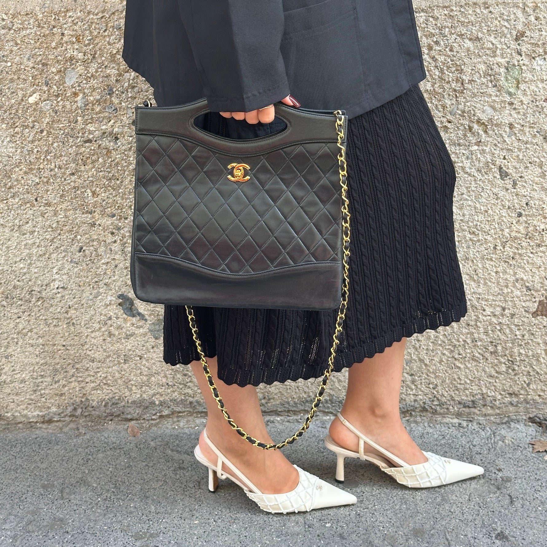 chanel vintage 31 black quilted lambskin bag