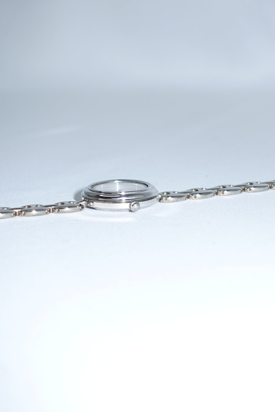 Gucci Bezel Silver Bracelet Vintage Round Watch