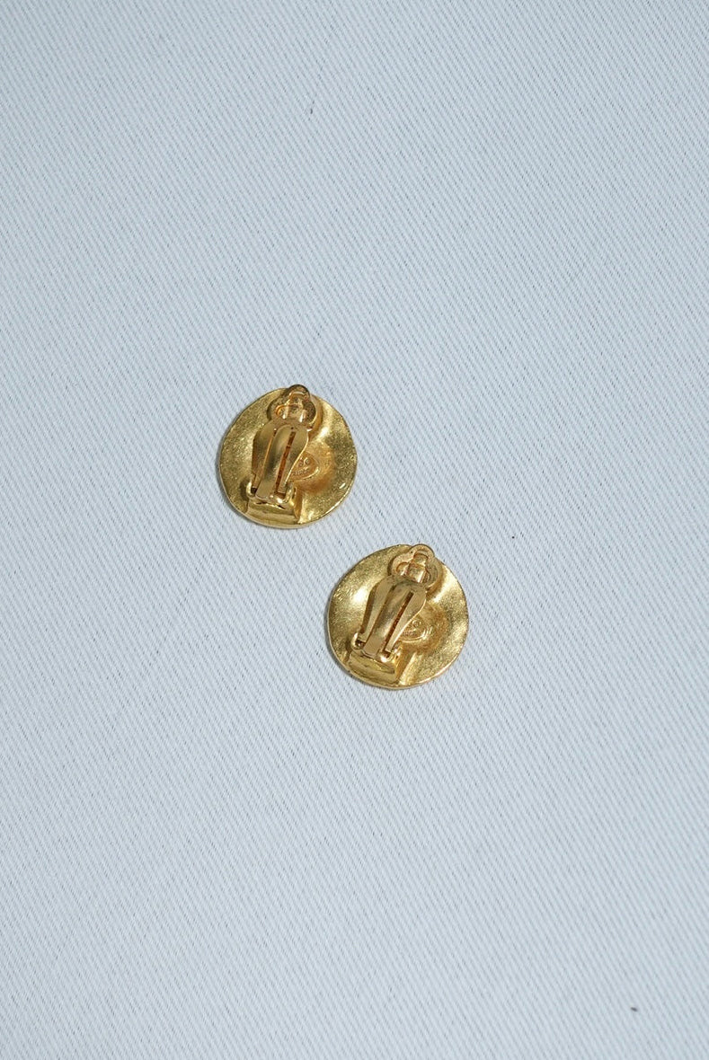 Chanel Gold Logo Vintage Clip Earrings – Interlocking CC