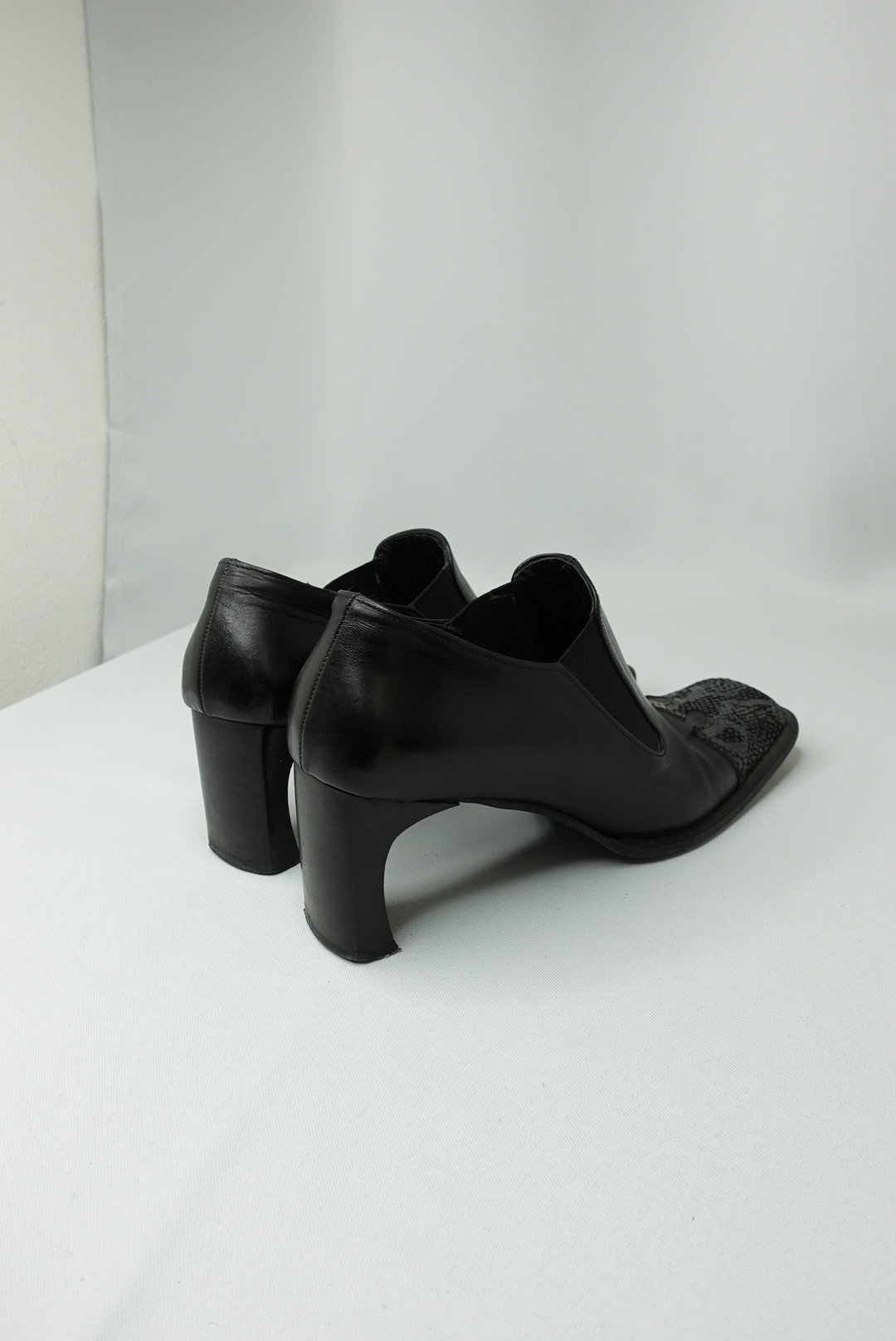 Vintage Square Toe Western Heels 39