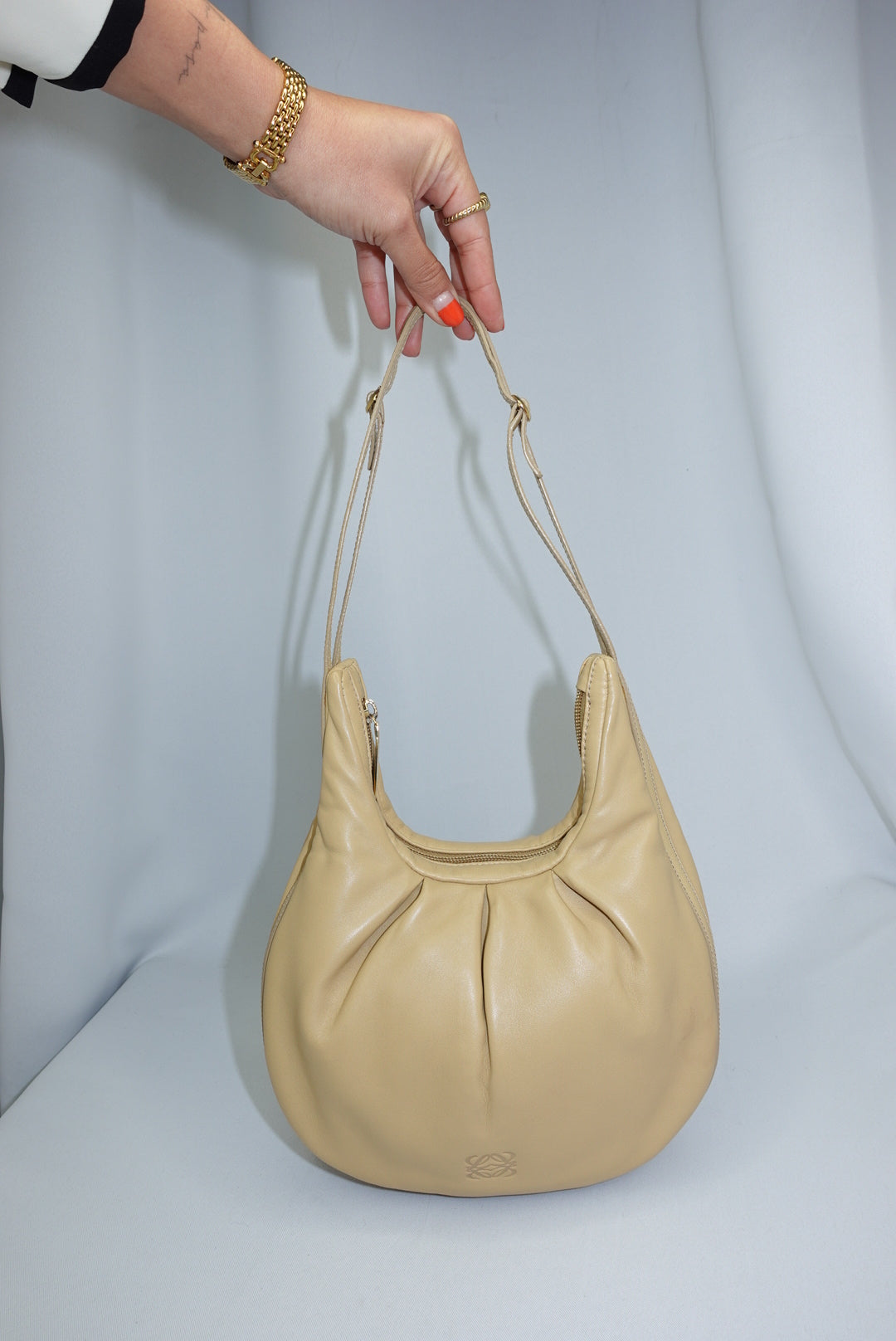 005. Loewe Vintage Beige Shoulder Bag