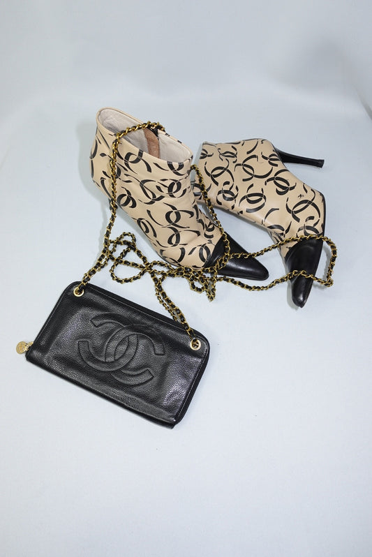 012. Chanel Re-Worked Zip Vintage W.O.C CC Logo Big