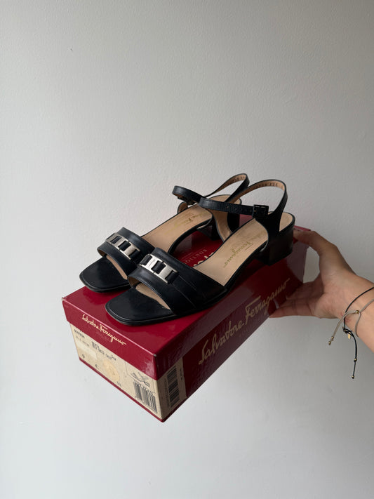027. Ferragamo Black Vintage Sandals