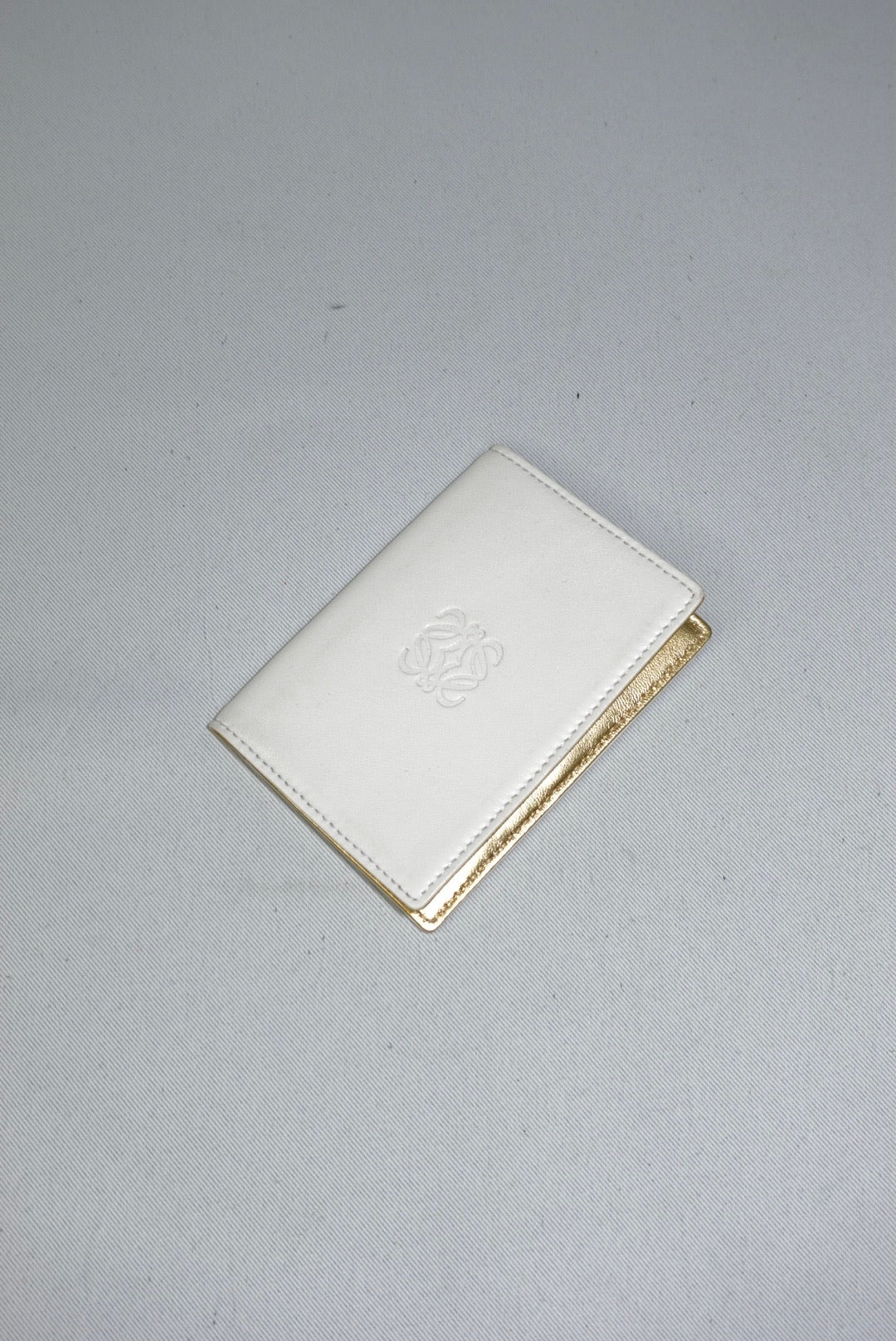 Loewe Vintage White CardHolder