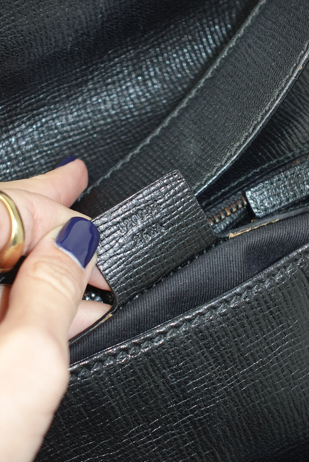 Gucci Vintage Horsebit Shoulder Bag in Black Leather