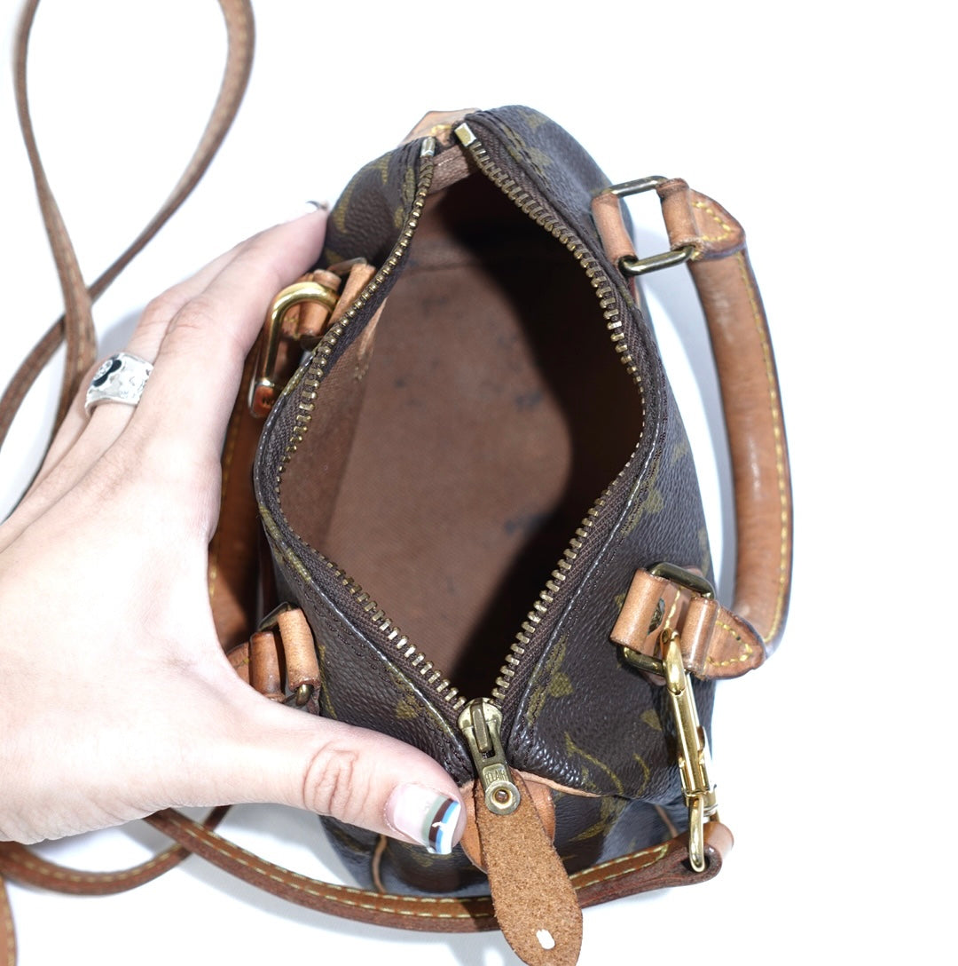 Louis Vuitton Nano Speedy Monogram con tracolla lunga
