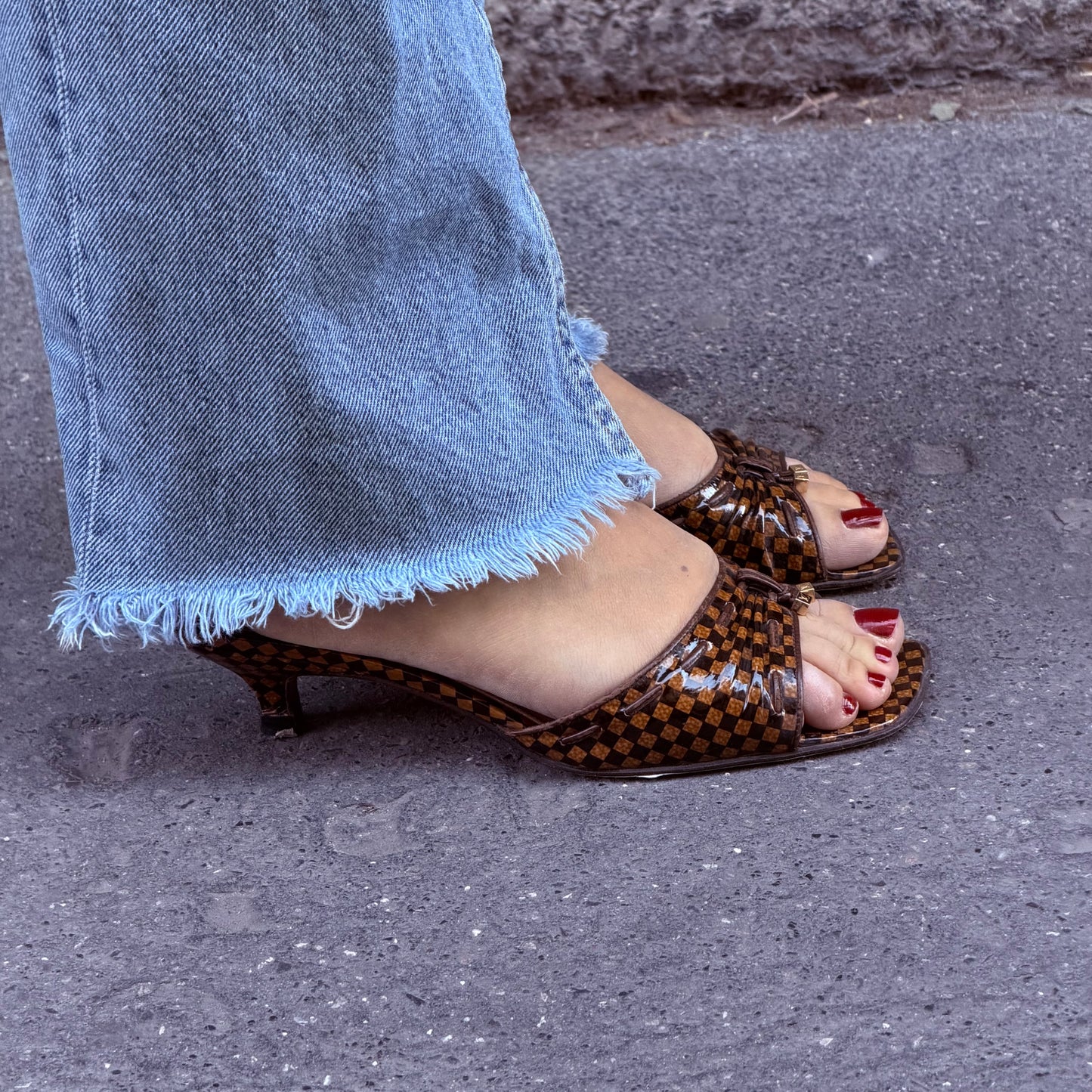 Louis Vuitton Damier Mules 39.5