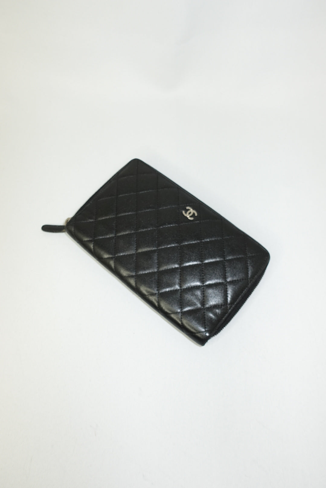 vintage chanel timeless wallet cc logo