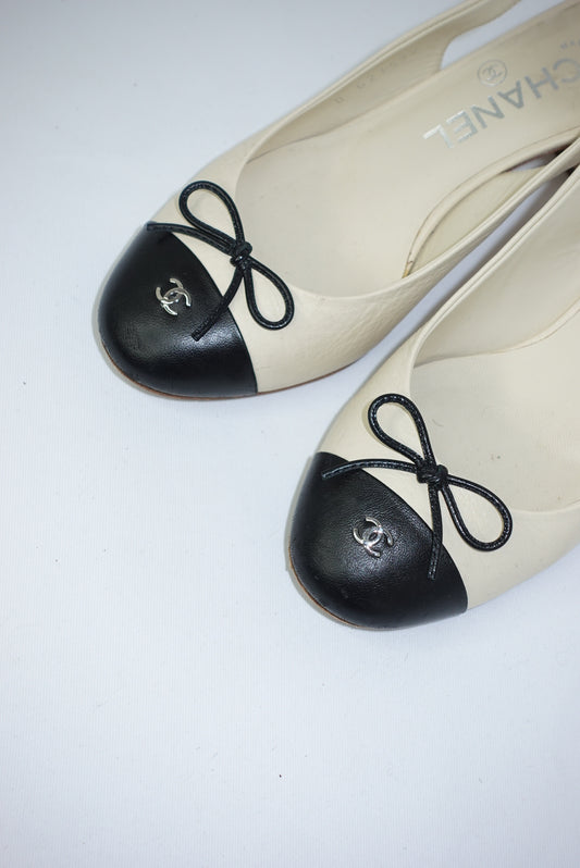 Chanel Slingback Vintage Black and White Ballerina Heels 36