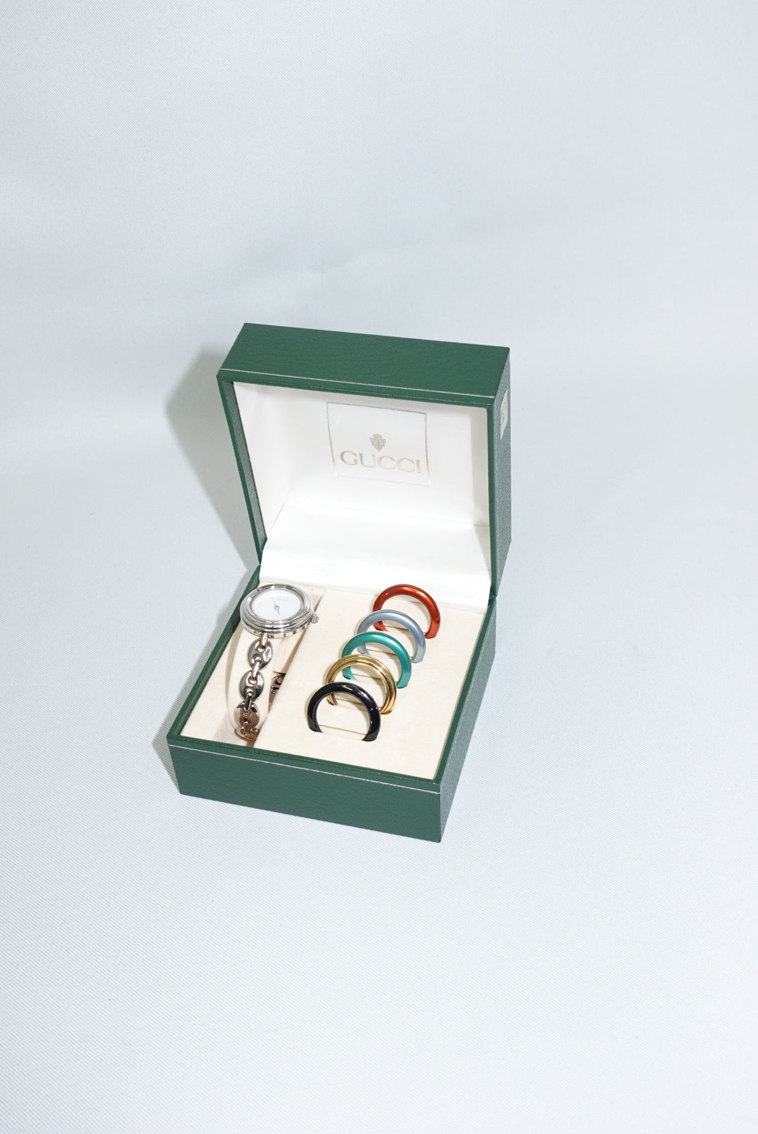 Gucci Bezel Silver Bracelet Vintage Round Watch