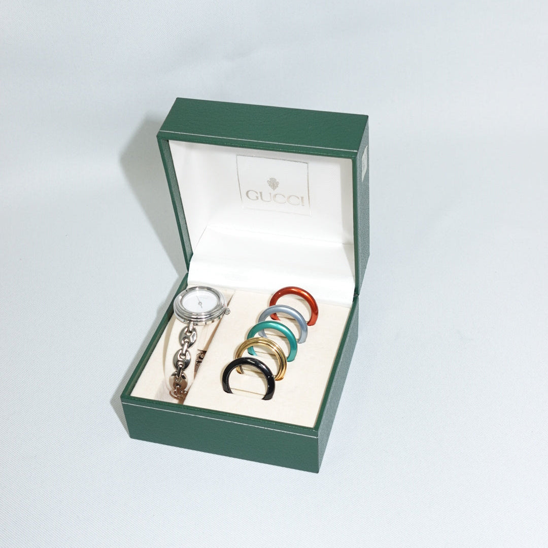 Orologio vintage rotondo con bracciale in argento Gucci Bezel