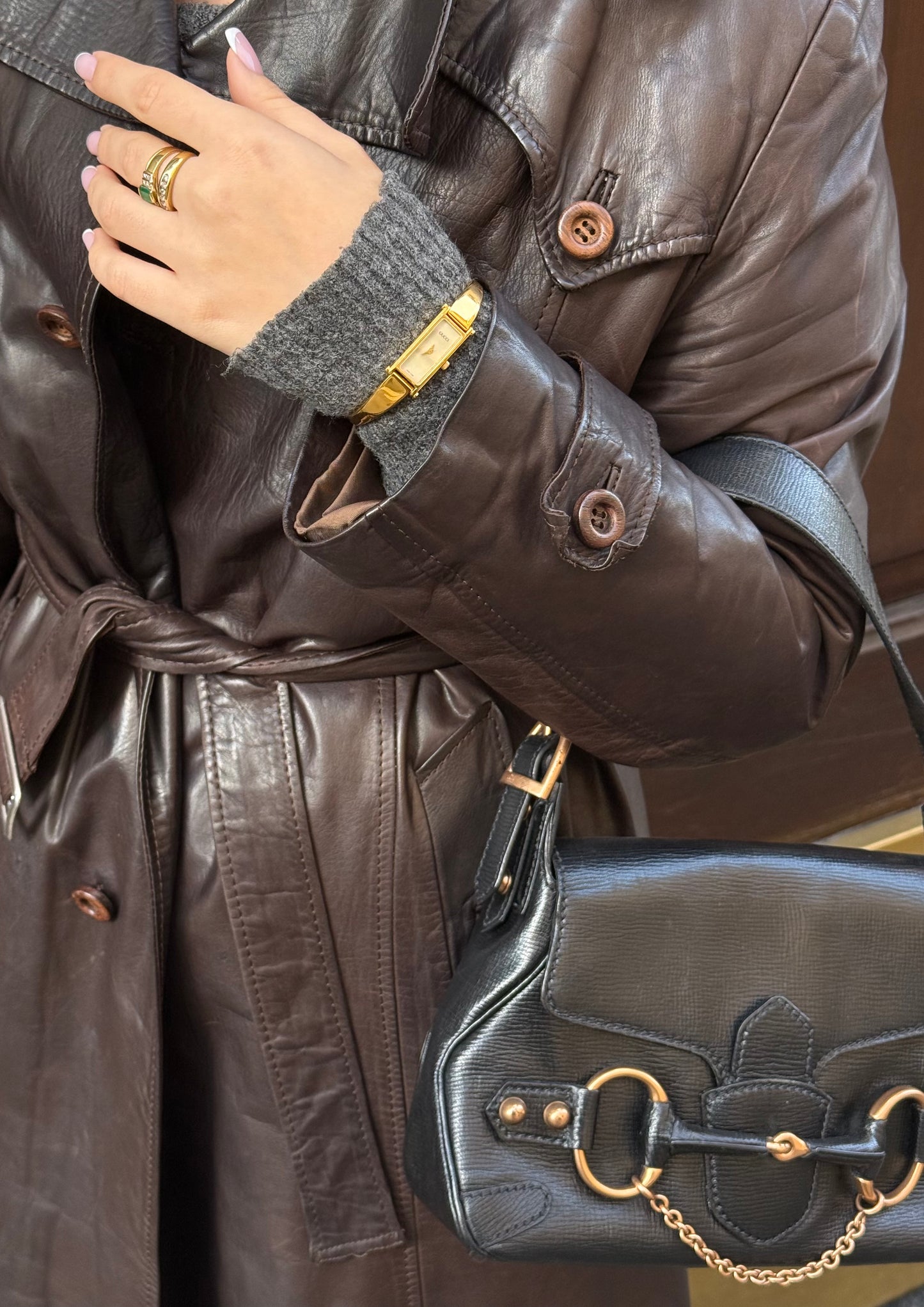 Gucci 1500L gold toned quartz watch with white dial