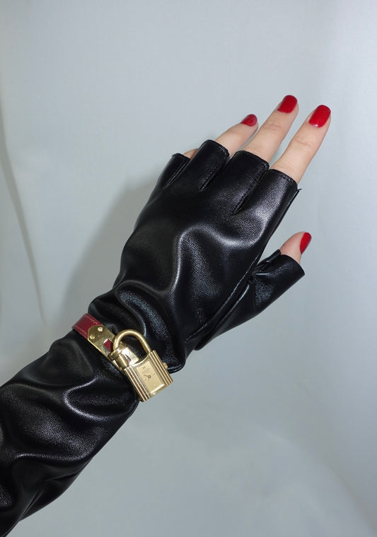 Hermès Kelly Vintage Watch with Burgundy Strap