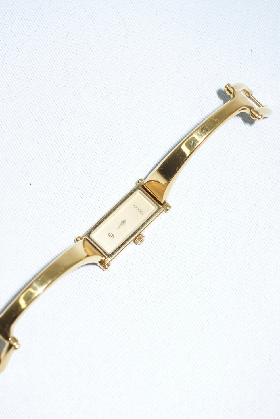 Gucci Vintage 1500L Horsebit Gold Watch With White Dial