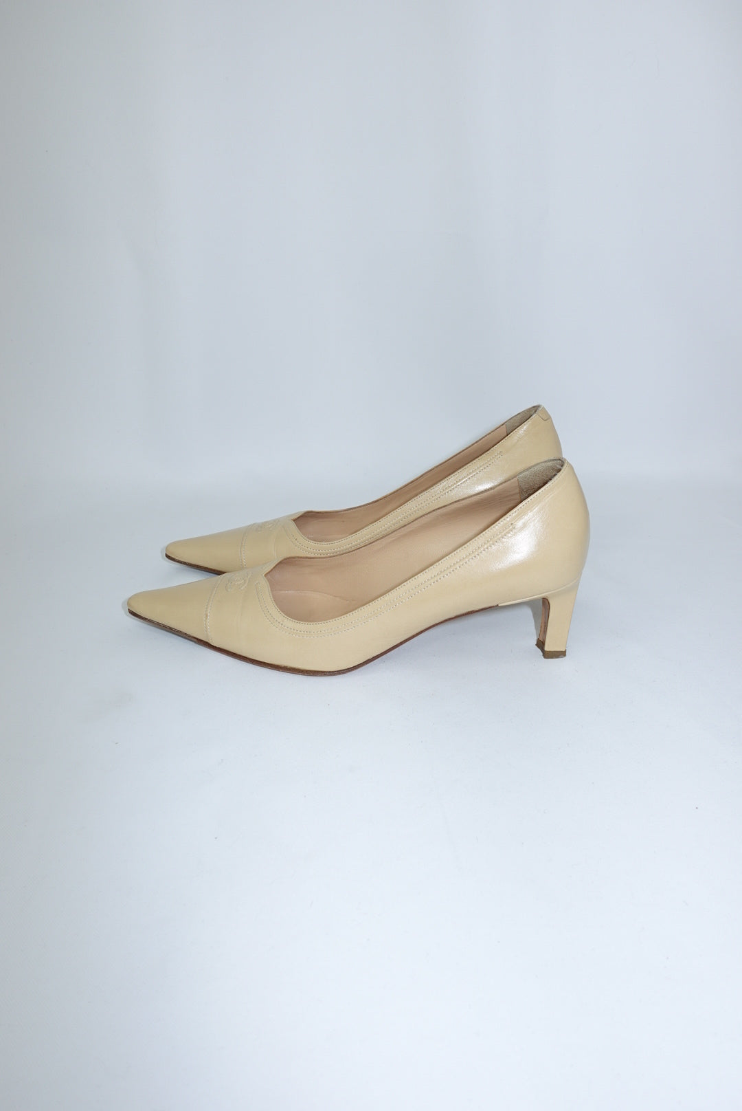 Chanel Vintage Shoes - Beige Pointed-Toe Kitten Heels