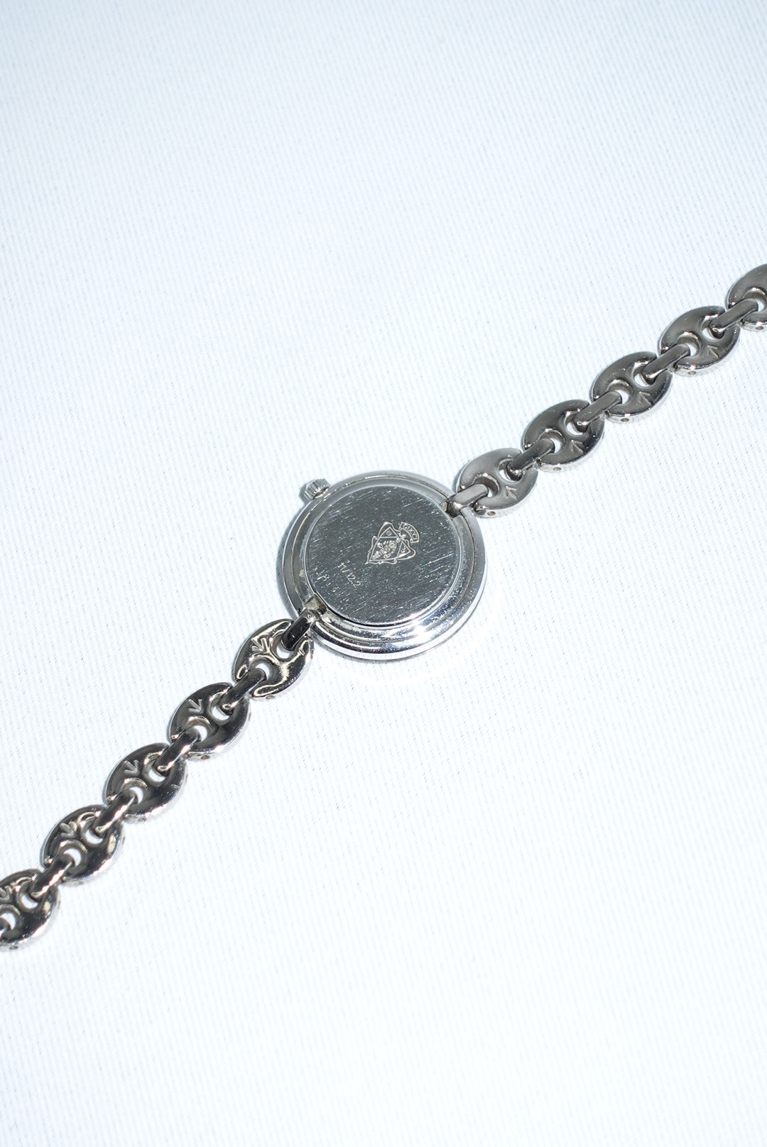 Gucci Bezel Silver Bracelet Vintage Round Watch