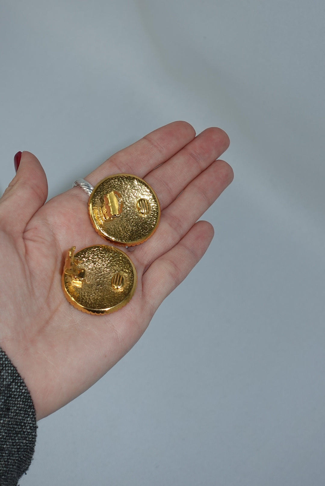 Orecchini vintage Chanel Big CC Logo Clip On 1996