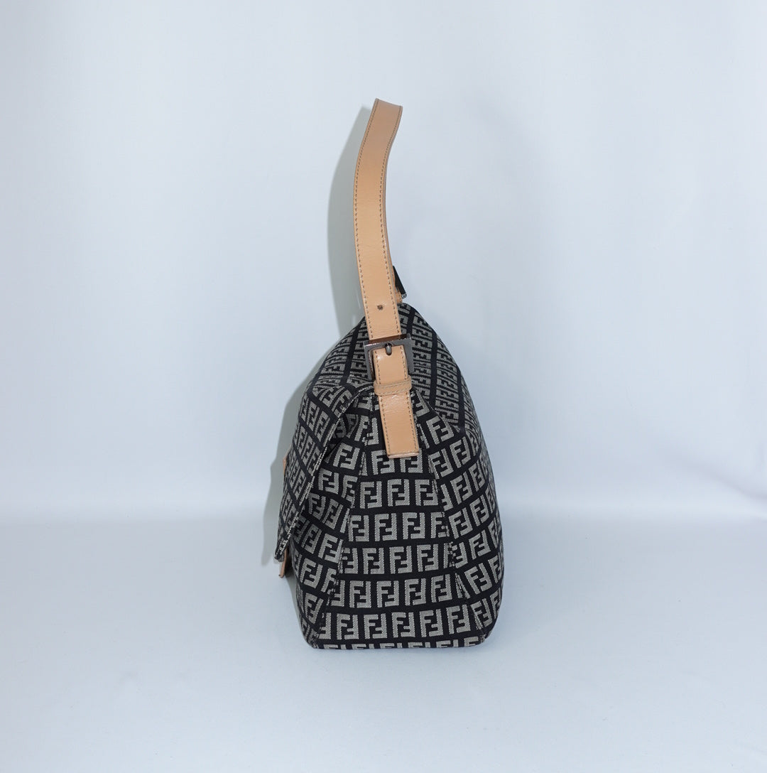 Fendi Mamma Black Baguette