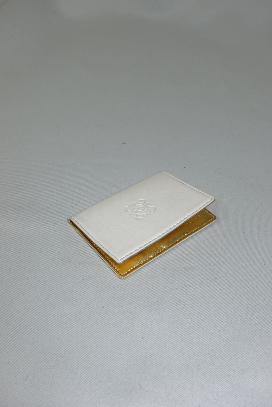 Loewe Vintage White CardHolder