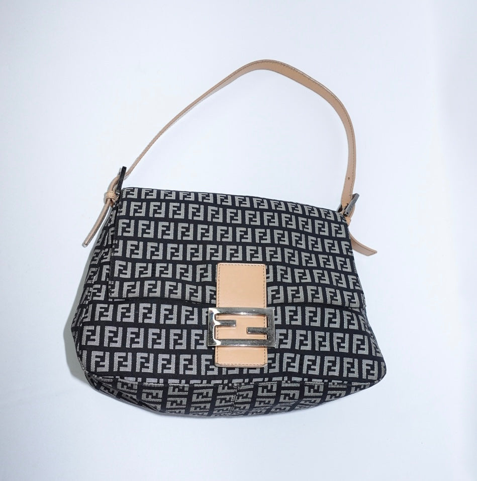 Fendi Mamma Black Baguette
