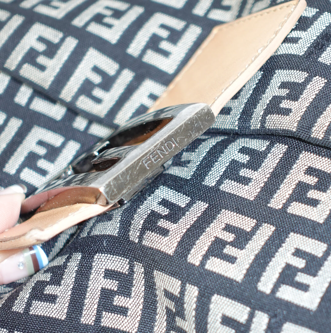 Fendi Mamma Black Baguette