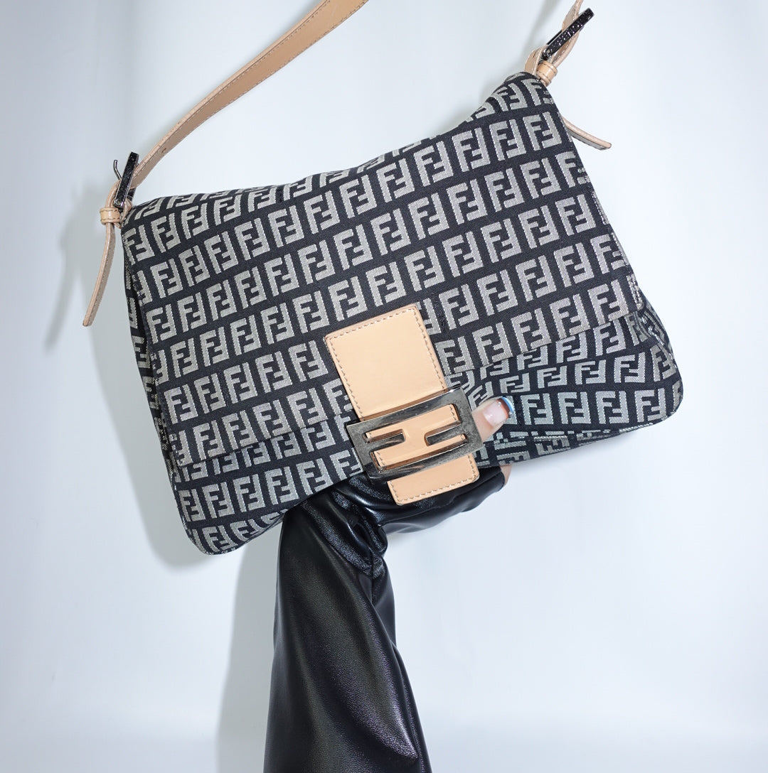 Fendi Mamma Black Baguette