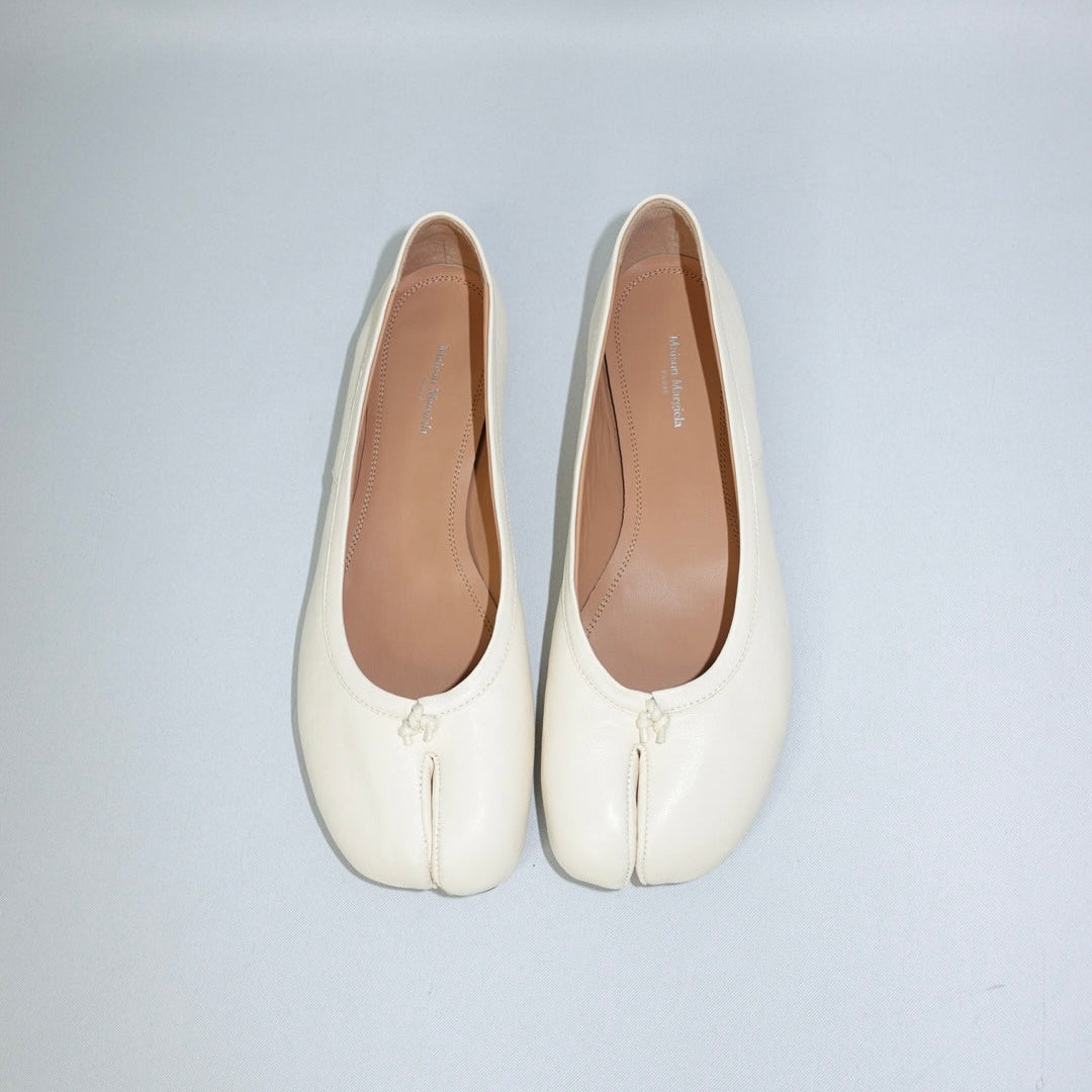 Maison Margiela Cream Tabi Leather Ballet Flats