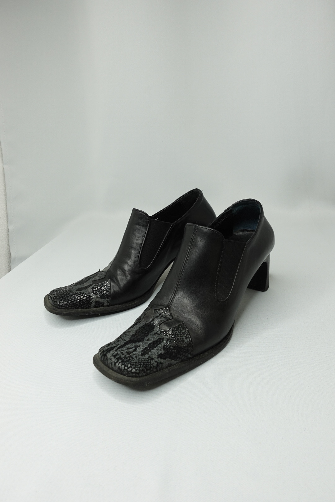 Vintage Square Toe Western Heels 39
